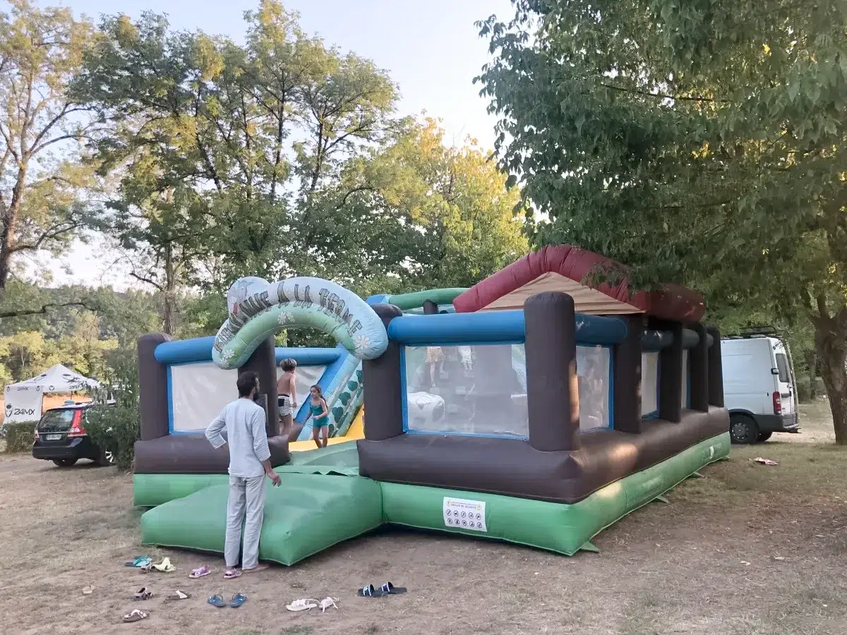 belles rives jeux gonflables couzoules